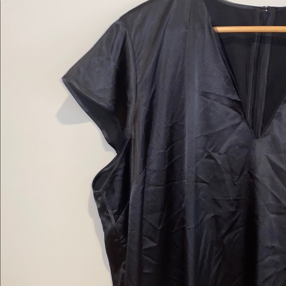 Universal Standard Alexandrina Pocket Dress - Picture 9 of 13